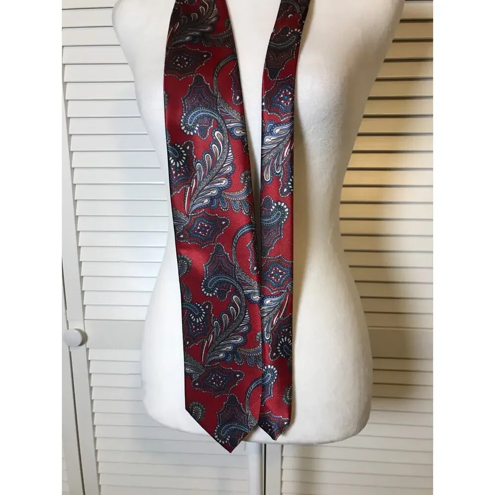 NWT The Men’s Store Vintage Red Paisley Short Wide Mens Necktie